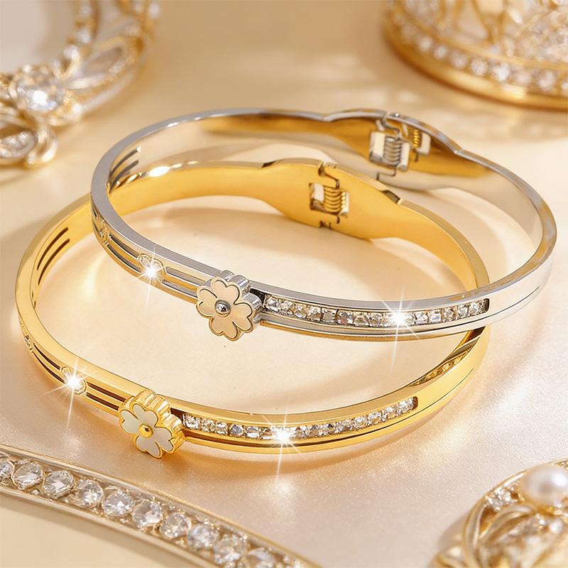 Four-leaf Clover Women's Simple High-end Open Versatile Bracelet Bracelet