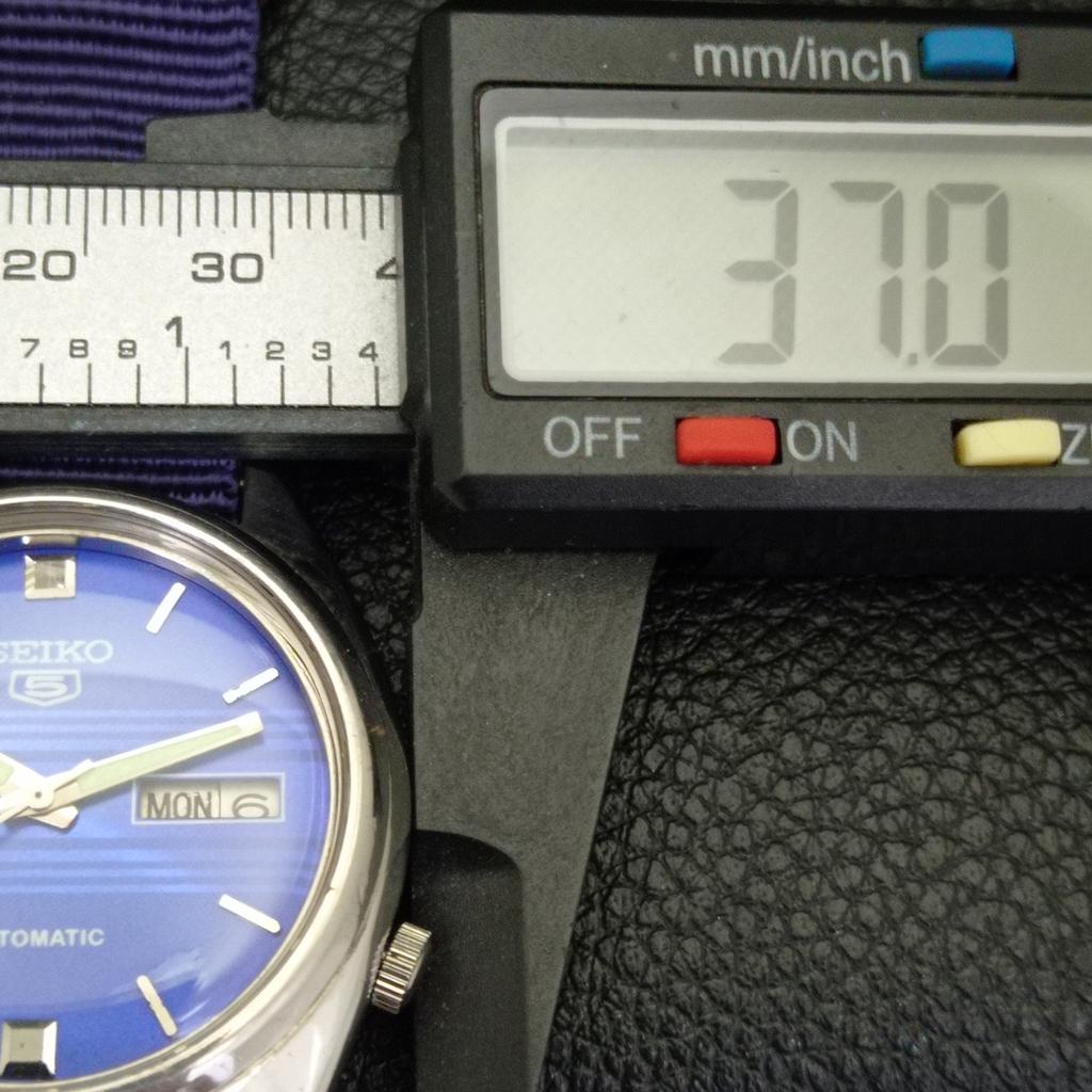 Seiko 5 AUTOMATIC 7019A JAPAN MENS VINTAGE BLUE COLOR DIAL WATCH A701632-5 R206c-a701632