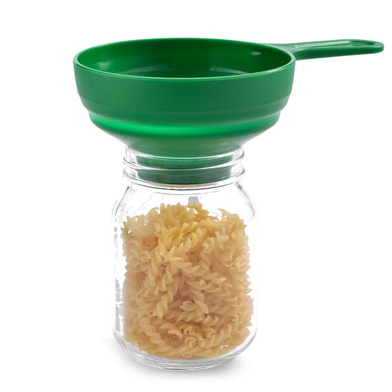 Vikbar teleskopisk plasttratt för bred mun och burkar. Hopfällbar tratt med lång hals. Vätskepåfyllningsgadget. Köksredskap