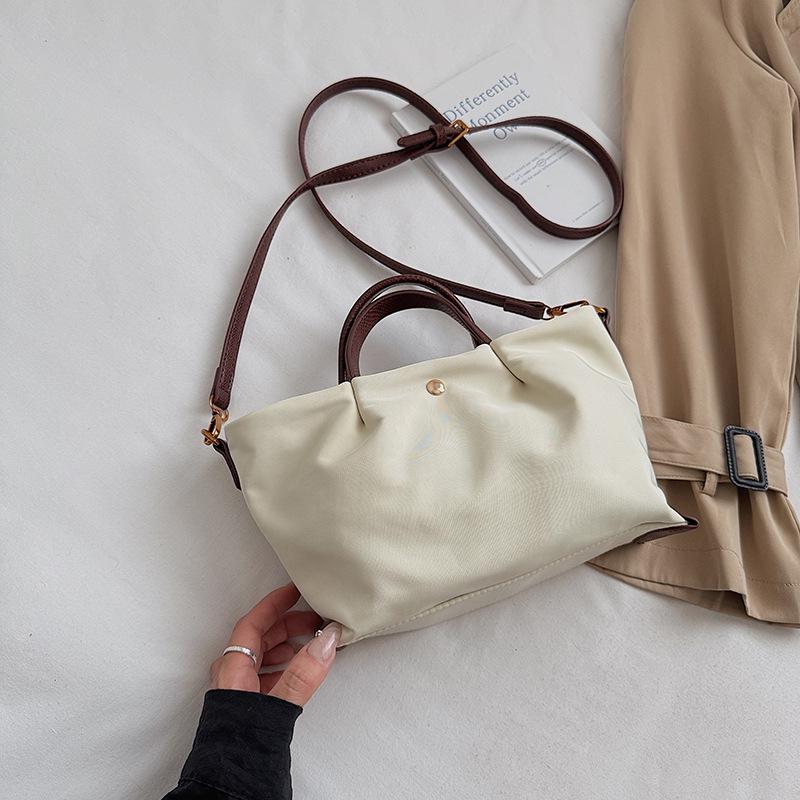 

Korean Style Women s 2025 Lightweight Fashion Tote – Simple, Casual, Versatile, Trendy Shoulder Bag