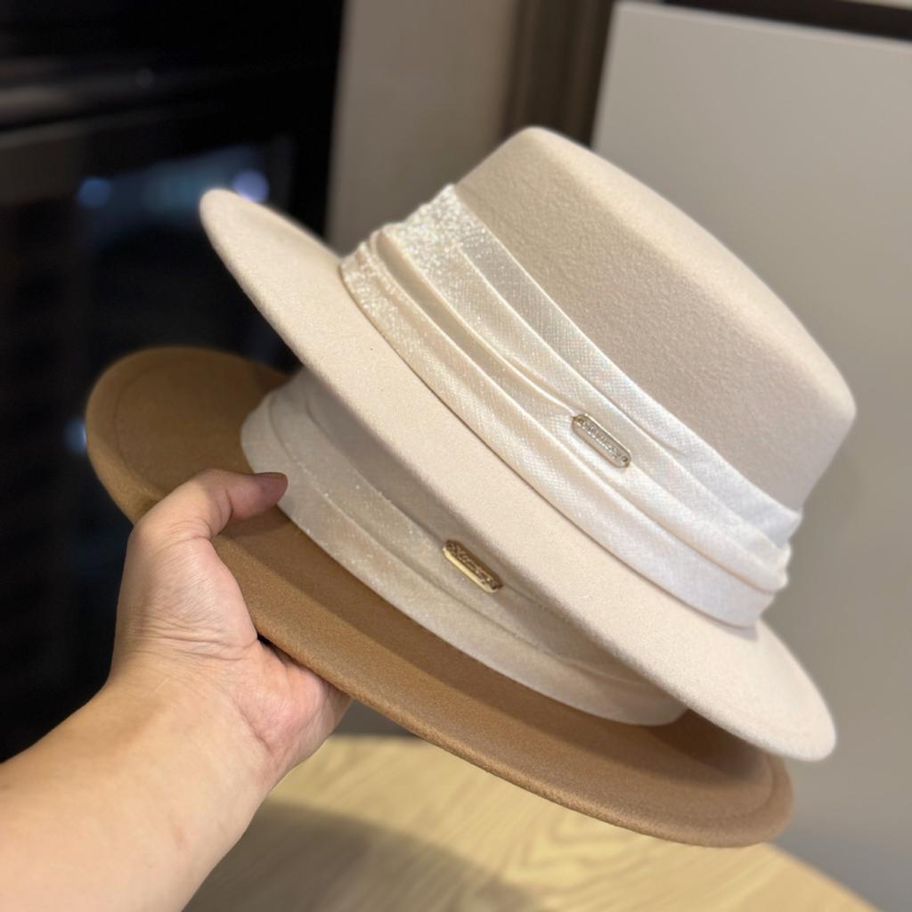 New Autumn and Winter Simple Flat-top Woolen Hat for Women British Retro Jazz Hat Travel Flat Brimmed Hat Fashion