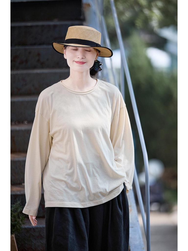 Autumn Beige Round Neck Long Sleeve Knit Top for Layering and Spring Commute