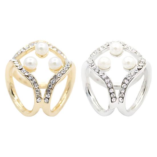 Scarf Button for Women, Double-Ring Faux Pearl Rhinestone Scarf Fastener for Silk Scarves Shawls Belt, Scarf Buckle Multi-Use Accessory