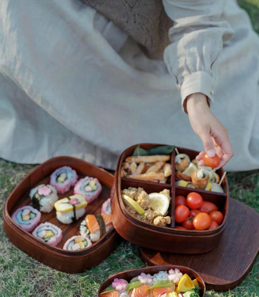 KXLCGYK Bentwood Bento Box, 2-Tier, Large Capacity, 2800ml, with Cross Dividers, Japanese-Style Wappa Lunch Box, Natural Lacquer Finish, Removable
