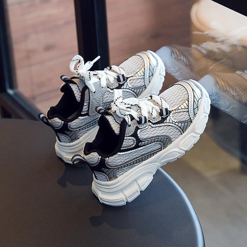 Middle and older children's spring and summer boys' sports shoes girls' dad shoes new breathable 2025 children's shoes running shoes classmates