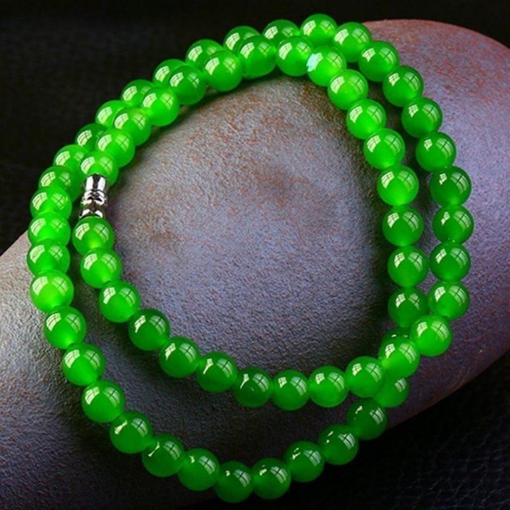 New high-end luxury jadeite green necklace women's high-end bracelet Tibetan temperament high-end green necklace for mother gift