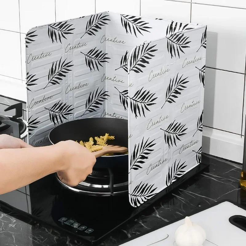 Home Kitchen Stove Foil Plate Prevent Oil Splash Cooking Hot Baffle Kitchen Tool Aluminum Foil Kitchen Stir-fry Oil Splash Guard
