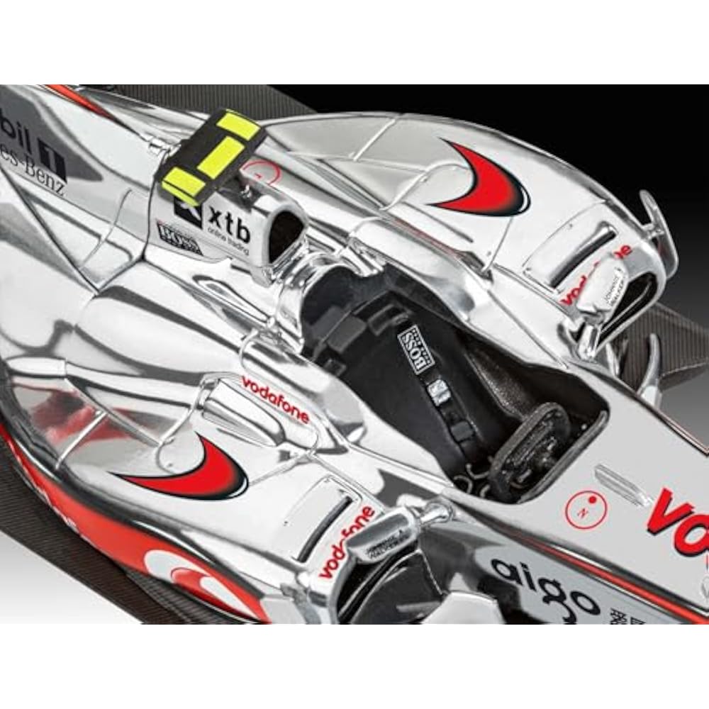 German Level German Level 1/24 McLaren Mercedes MP4-25 L. Hamilton R07096 Plastic Model