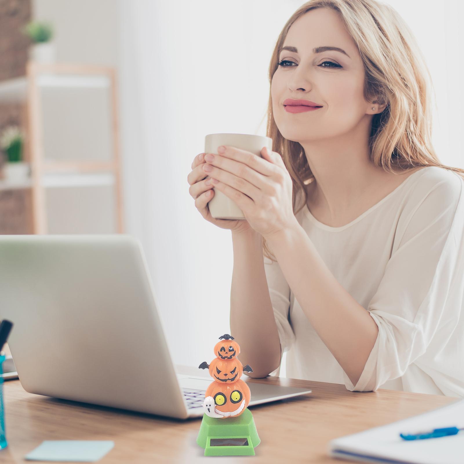 Dashboard Solar Dancing Toys Halloween Solar Powered Dancing Toys Pumpkin Car Interior Wobble Ornament for Friends Children Kids CN