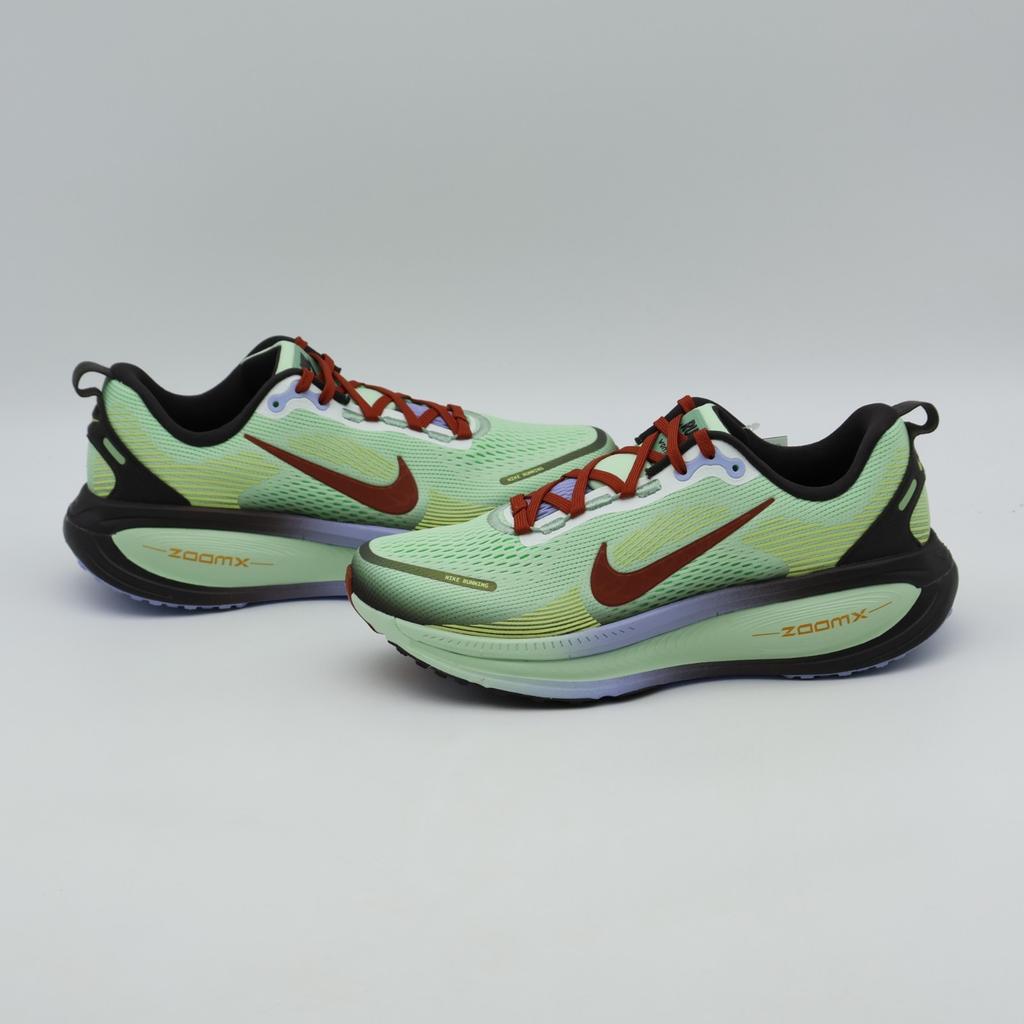 IW1250-398 Nike Vomero 18 SE "Frosted Spruce/Tar" (Men's)