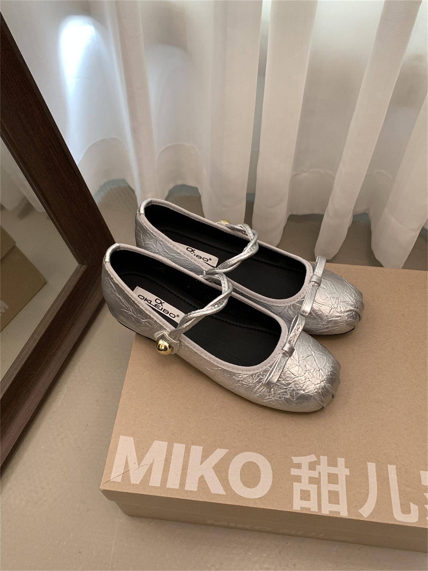 

2025 вечерние туфли Мэри Джейн женские туфли плиссированные небольшая внутренняя высота с юбкой французские весенне-осенние одинарные туфли женские туфли 39 серебряный