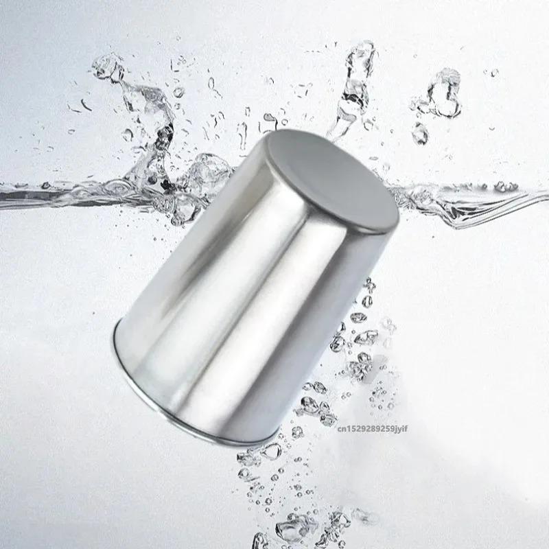 Set aus 4 Edelstahl Outdoor Tragbare Mini-Trinkbecher mit Trageetui für Wandern Camping Reisen Kompakte Wasserflaschen