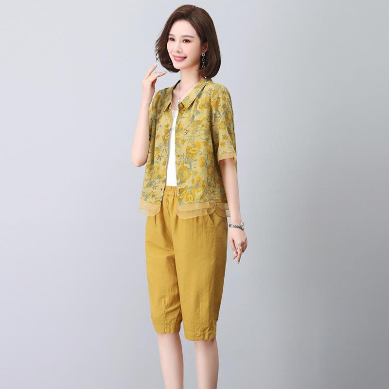 

Женский комплект из рубашки и капри из ледяного шелка - Мода лета 2025, Повседневный свободный крой. XXL (145-160 jin) золотисто-желтый