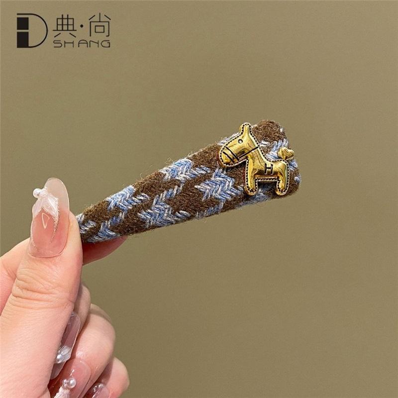 Korean Style Plush Plaid Pony Hair Clips Cute Preppy Style BB Clips Sweet Girls Bangs Side Hair Accessories