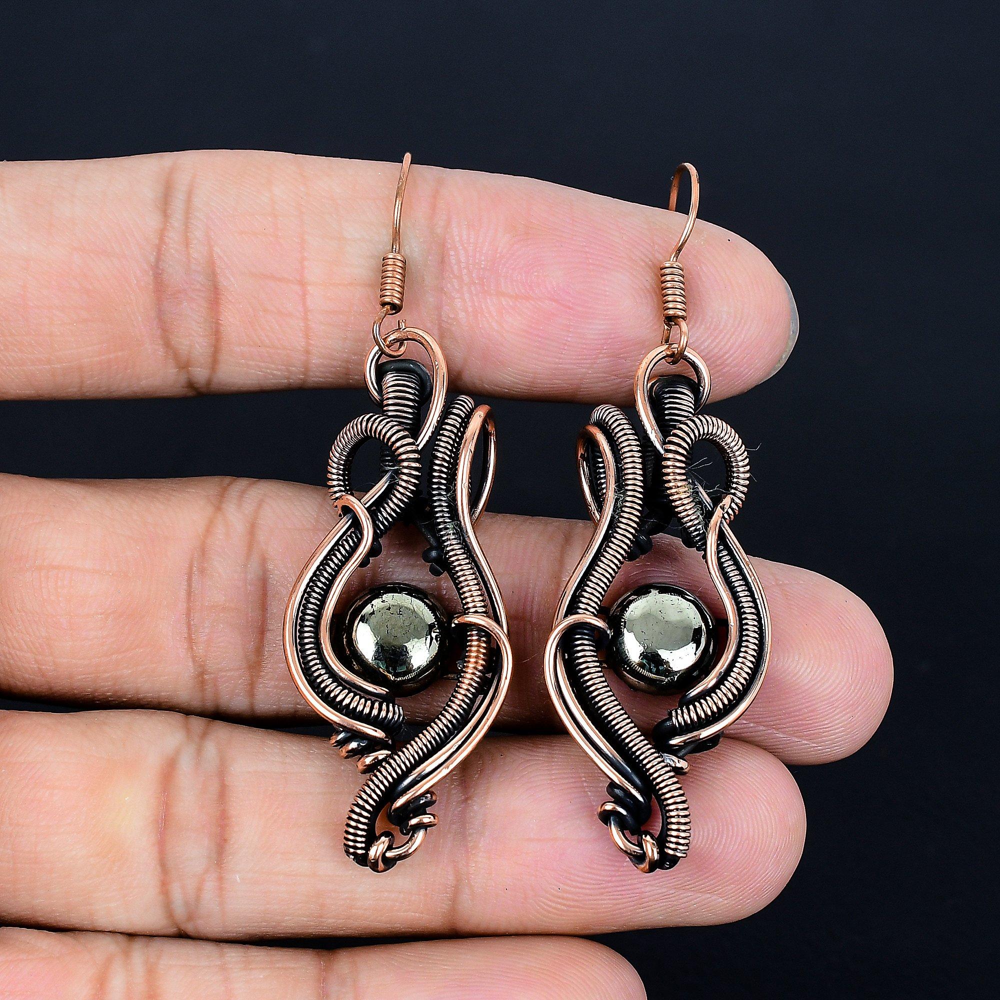 

Серьги из золотистого пирита апачей, серьги из драгоценных камней ручной работы с обмоткой из чистой медной проволоки, для памятного подарка 2.48 Inches золотистый