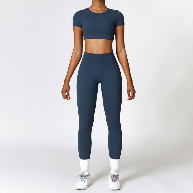 Guangzhou Zechuang Clothing Co., Ltd. European and American Tight Sanding Yoga Suit Quick-Drying Workout Clothes Winter Outdoor