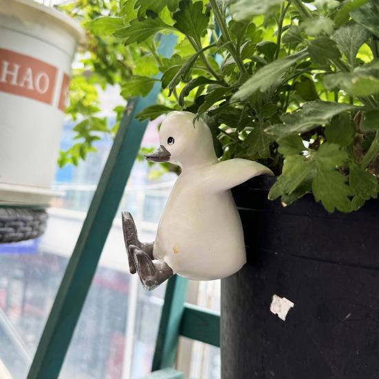 White Duck Figurine Resin Duck Statue Flower Pot Hugger Planter Edge Duck Statue for Potted Plants Aquarium