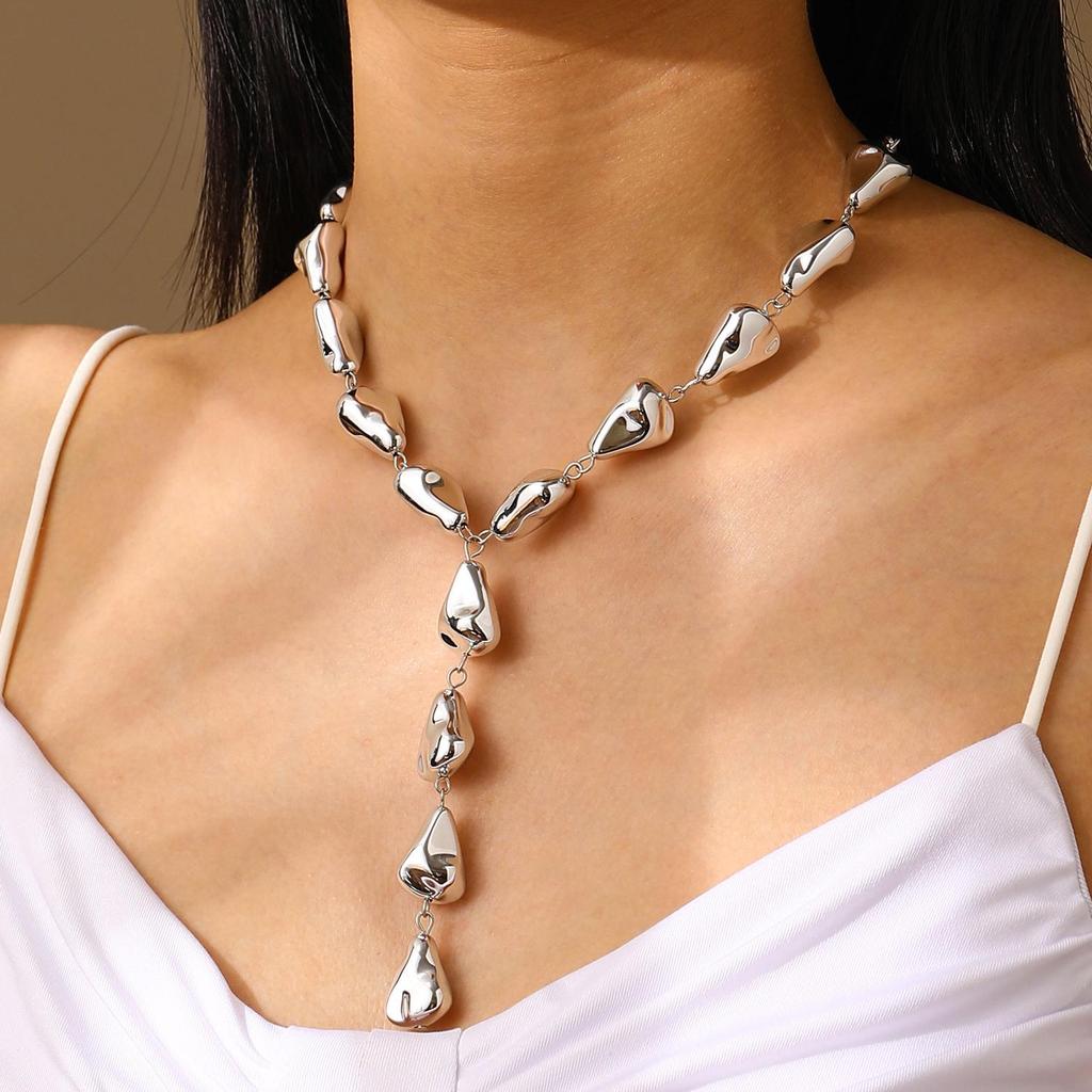 Exaggerated Heart Pearl Necklace with Irregular Hollow Design for Women