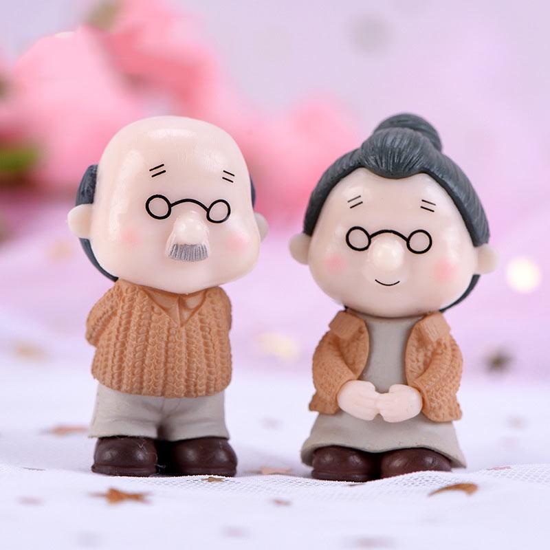 4Pcs/set Cartoon Lovers Grandparents Miniatures DIY Fairy Garden Dollhouse Decoration Moss Terrarium Micro Landscape