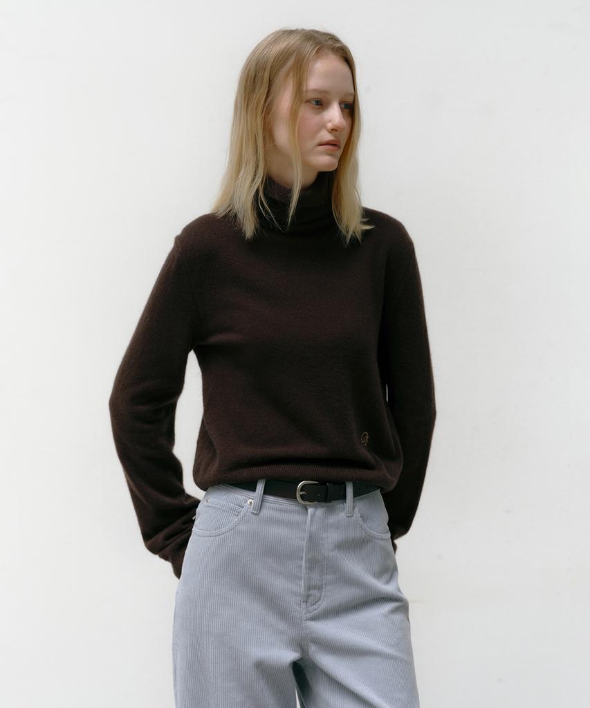 OSTKAKA Essential Cashmere Wool Turtleneck Pullover Brown