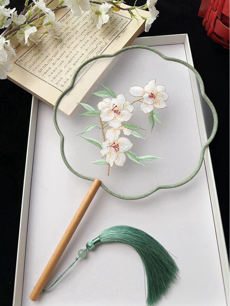 Китайский круглый веер в древнем стиле с вышивкой для Ханьфу и Ципао