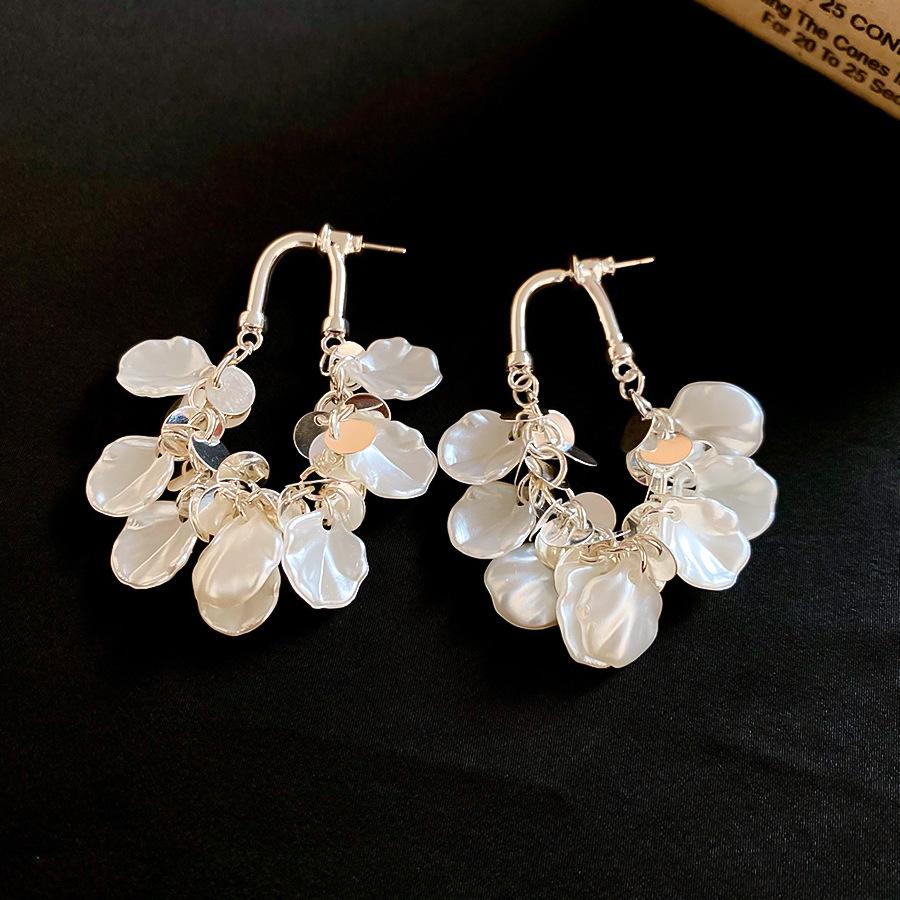 European and American tassel long pearl earrings light luxury high-end stud earrings temperament cold wind trend retro earrings