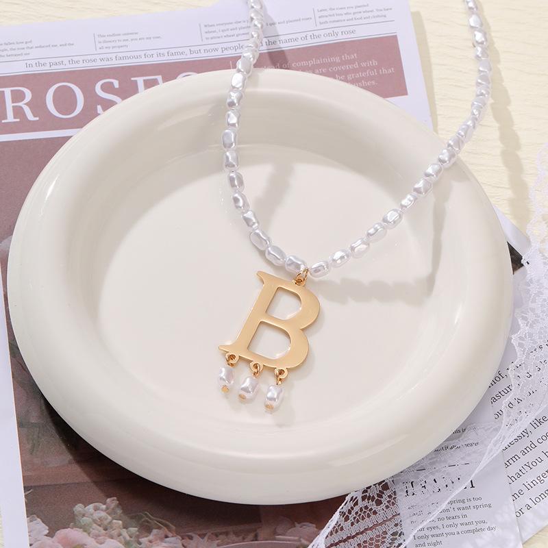 Hot sale imitation pearl stainless steel letter pendant niche luxury B letter ladies necklace