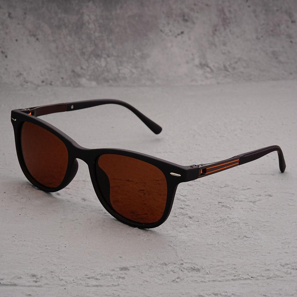 Retro Classic Polarized Sunglasses with Square Frame and Rivet Design