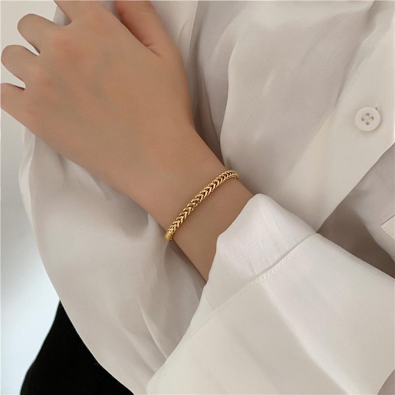 Модный плетеный титановый стальной выдвижной браслет для женщин - Украшение для лучшего друга золотой