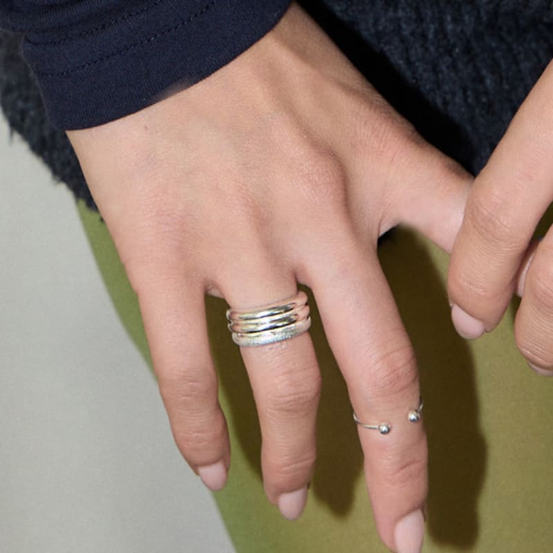 SULTANA Between line ring