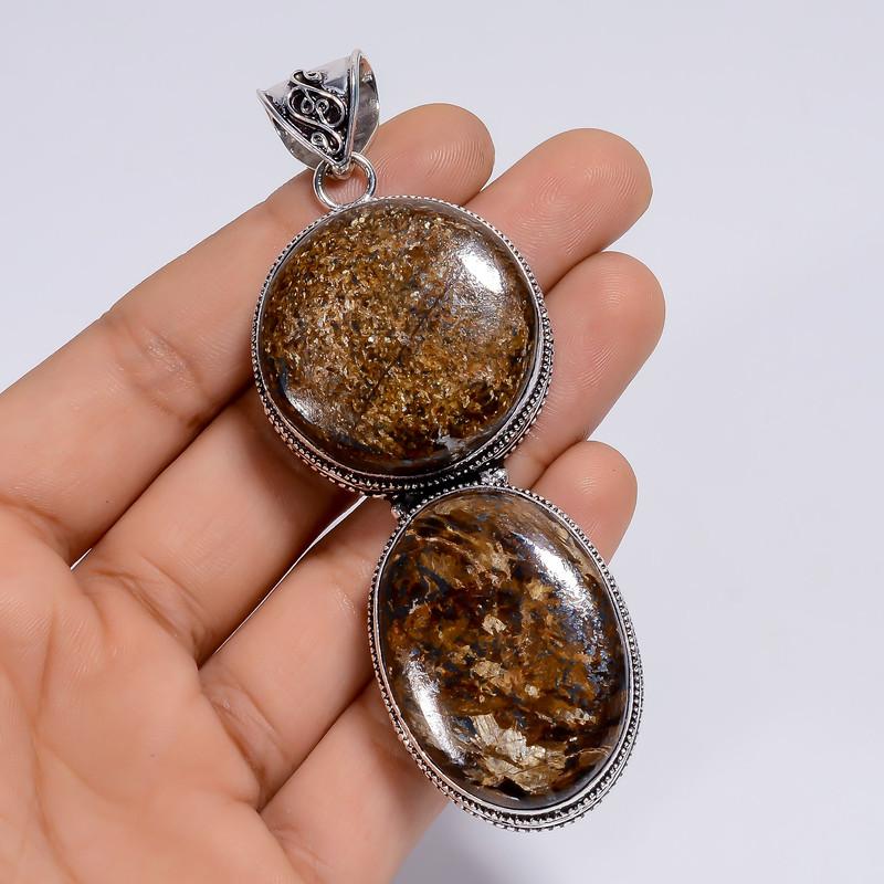 

Handmade Gold-Plated Bangle Pendant for Wife with Elegant Design and Secure Clasp 7-9