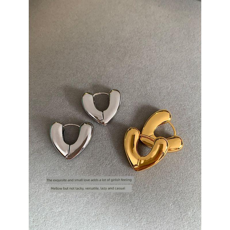 Accessible Luxury European and American Metal Women's Heart Shaped Cold Sex Style Ear Clip