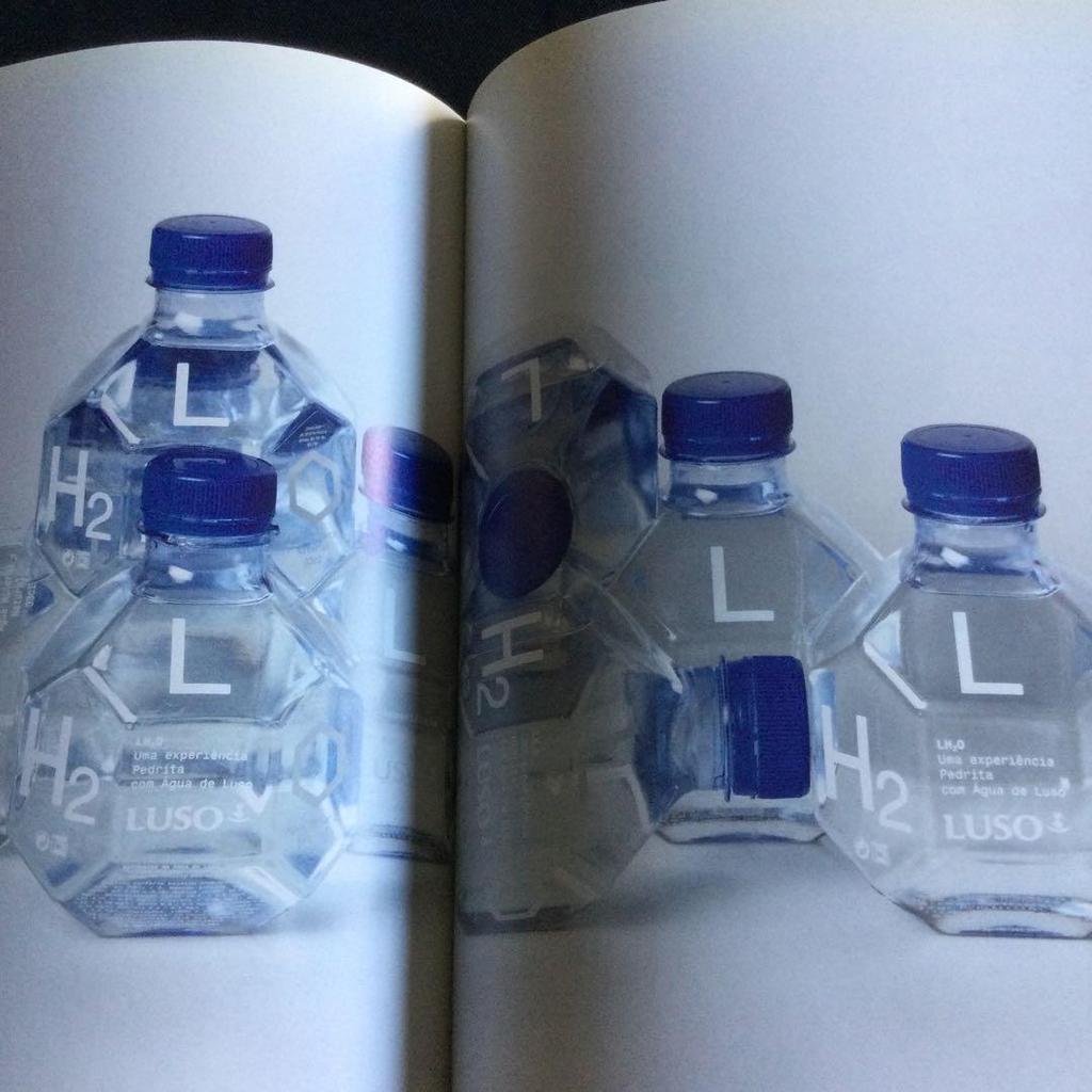 [USED] Mineral water, water, package, design, foreign books, water, bottle, bottle, English