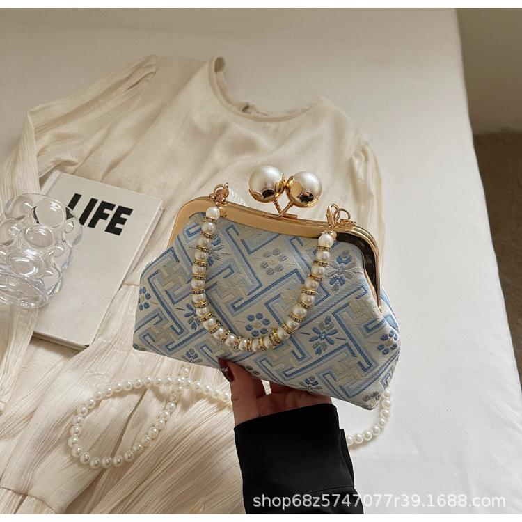 New Chinese cherry blossom powder clip clutch bag New pearl chain shoulder messenger dinner bag Antique cheongsam women's bag