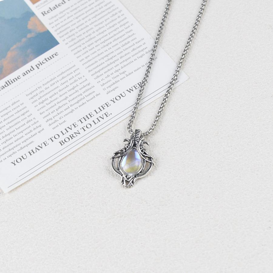 

Геометрическое ожерелье с подвеской из больших и маленьких квадратов One Size