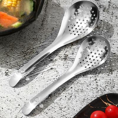 2024 Cucchiaio Colino in Acciaio Inossidabile 304 Cucchiaio Scolapasta da Cucina Cucchiaio Filtro Colino Scooper per Alimenti Perforato Schiumarola Scolapasta