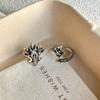 Design Retro Cross Four-pointed Star Ring for Women In Minimalist Style, Hip-hop Trend, Adjustable Opening, for The Niche Market.