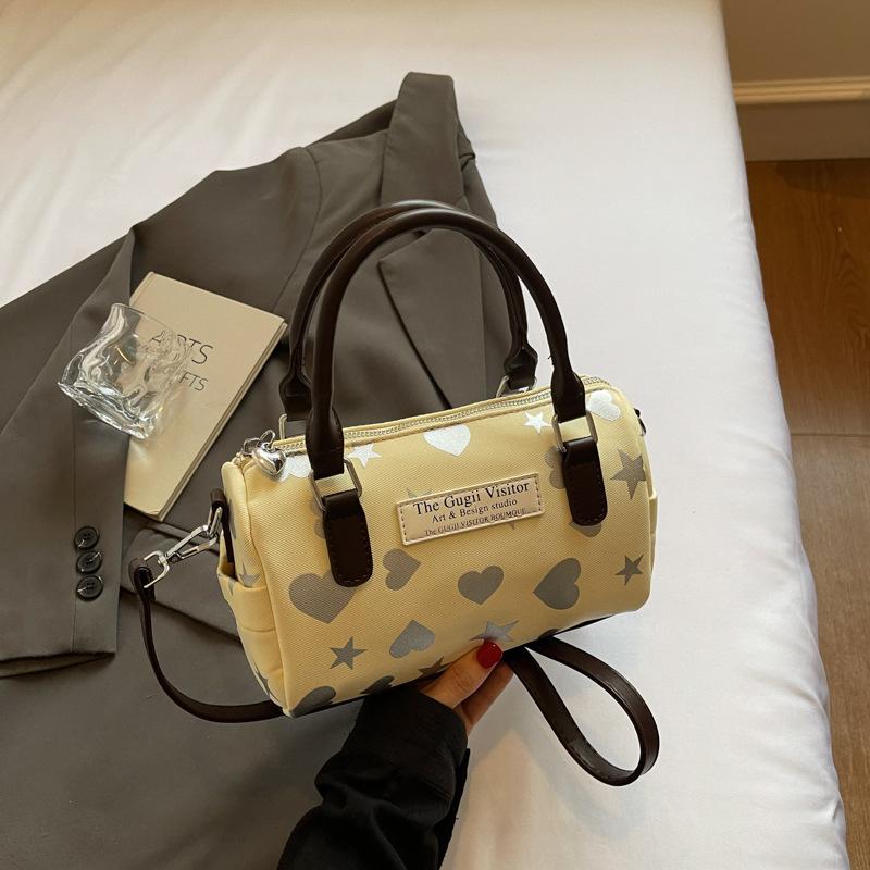 

Сумка-подушка Commuter Boston Женская 2025 Новая с принтом Контрастная сумка кроссбоди Модная повседневная сумка на плечо жёлтый