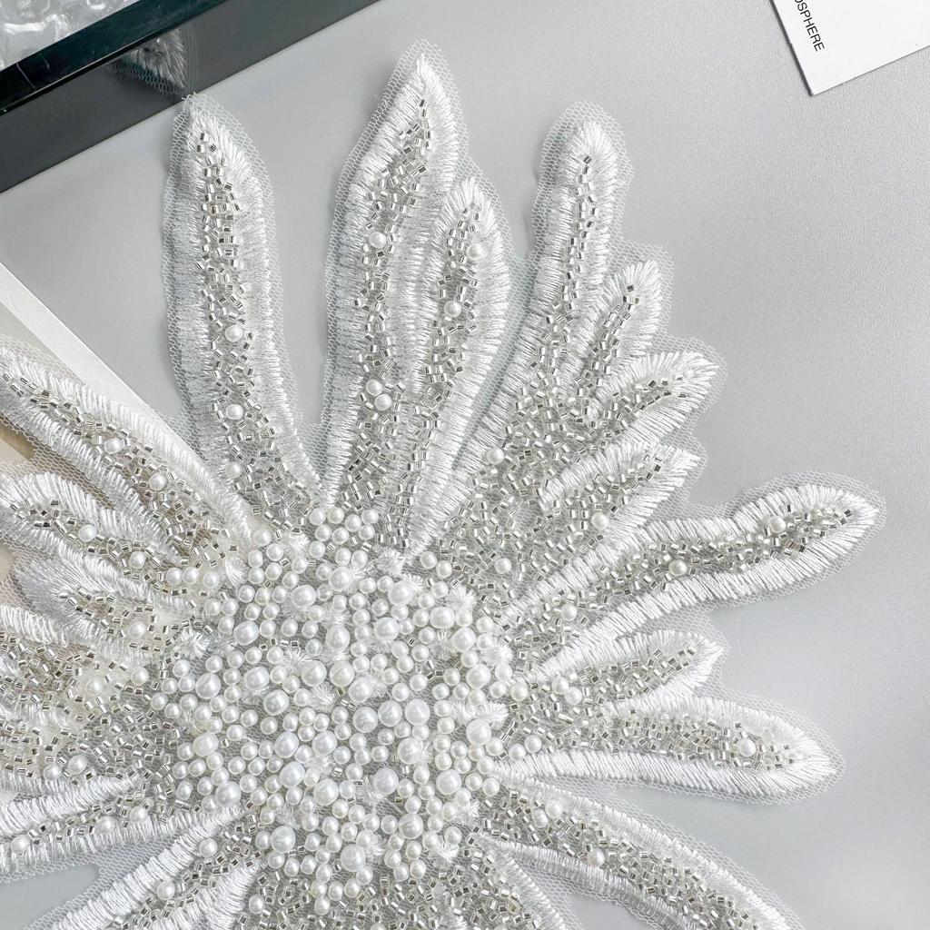 White Embroidered Sunflower Beads Cloth Sticker Accessories Top Dress Dress Decorative Front Collar Cloth Sticker Accessories