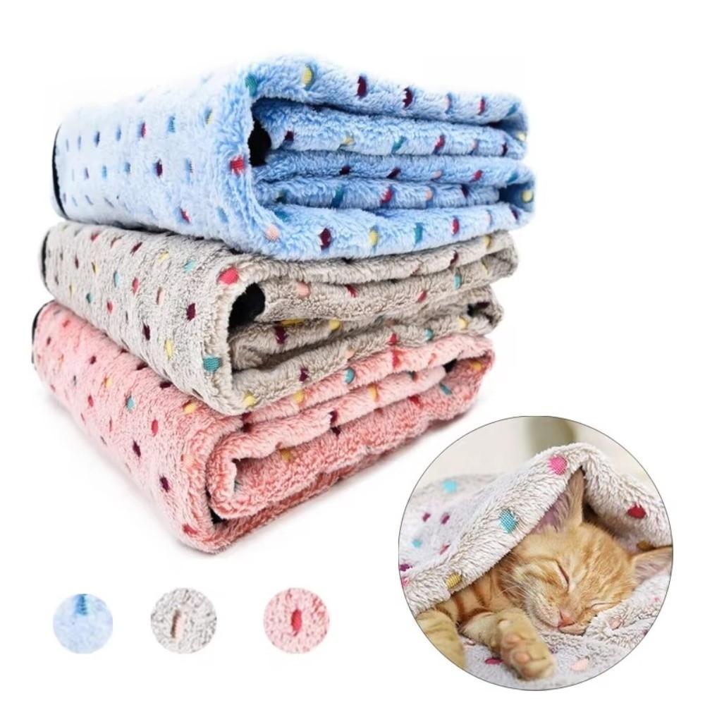 Portable Ultra-Soft Pet Bed Blanket Cute Dot Pattern Cozy Warm Pet Pad Machine Washable Breathable Dog Blanket for Dog/Cat