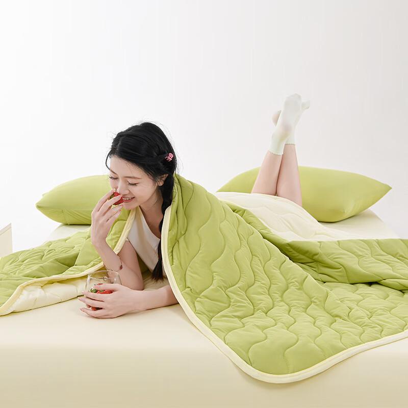 Oeny Cooling Silk Summer Quilt