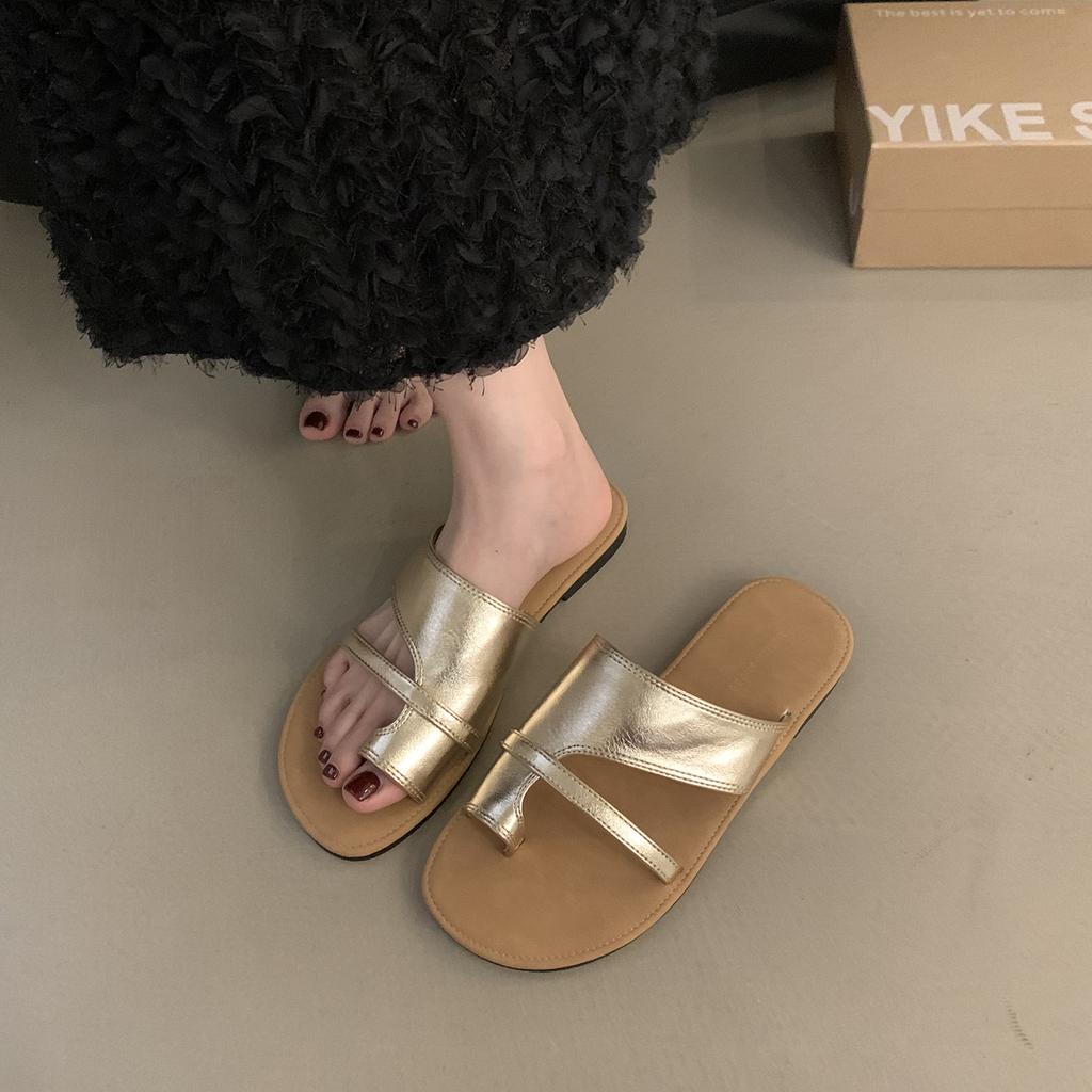 Korean Version of Retro Toe Slippers Women's Summer Wear 2025 New Niche Flat-bottomed Soft-soled Beach Sandals
