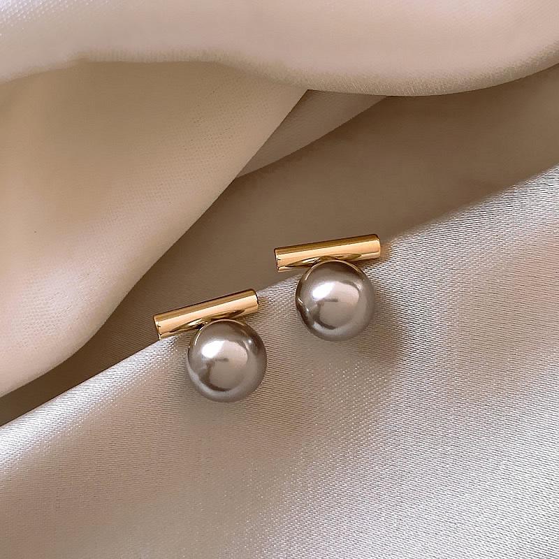 

S925 Silver Needle French Gray Pearl Metal Stud Earrings - Retro Simple Style