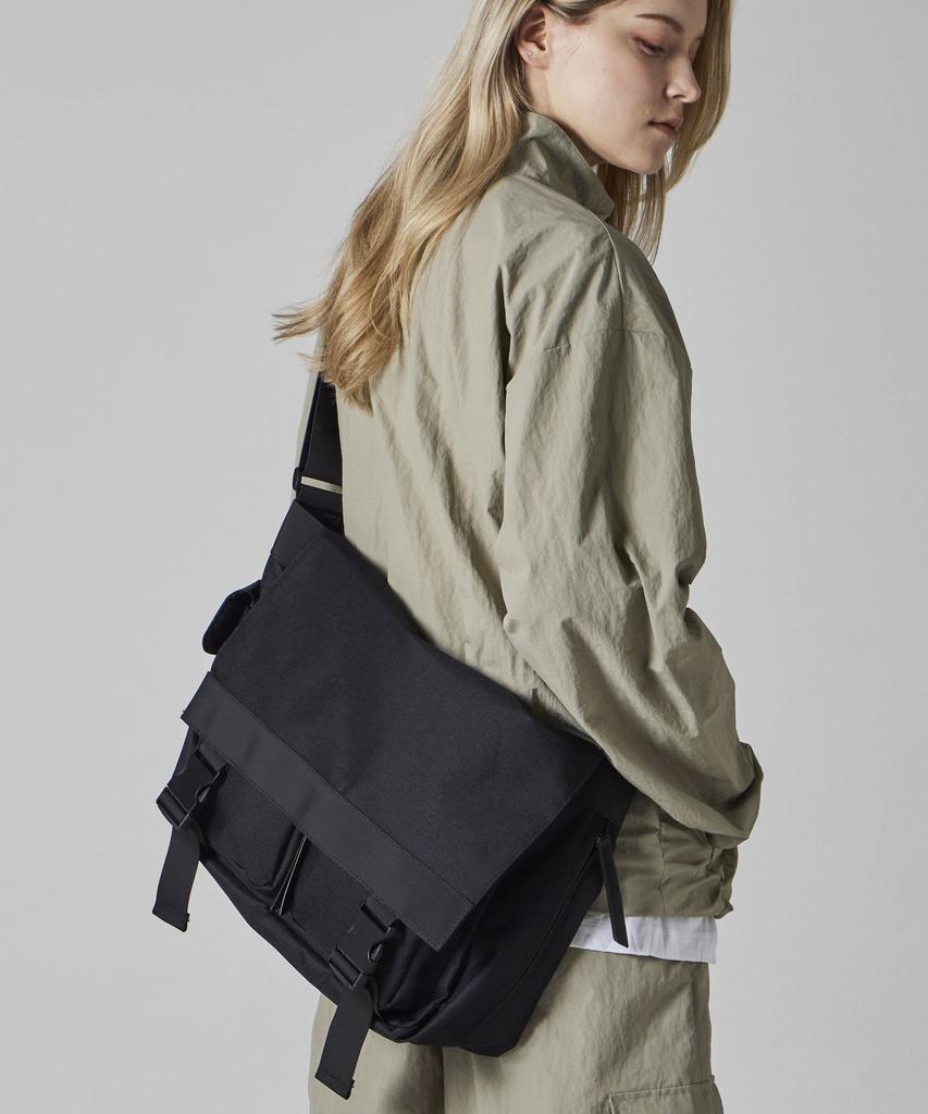 Bsmt [Free Gift] Explorer Two-Pocket Messenger Bag