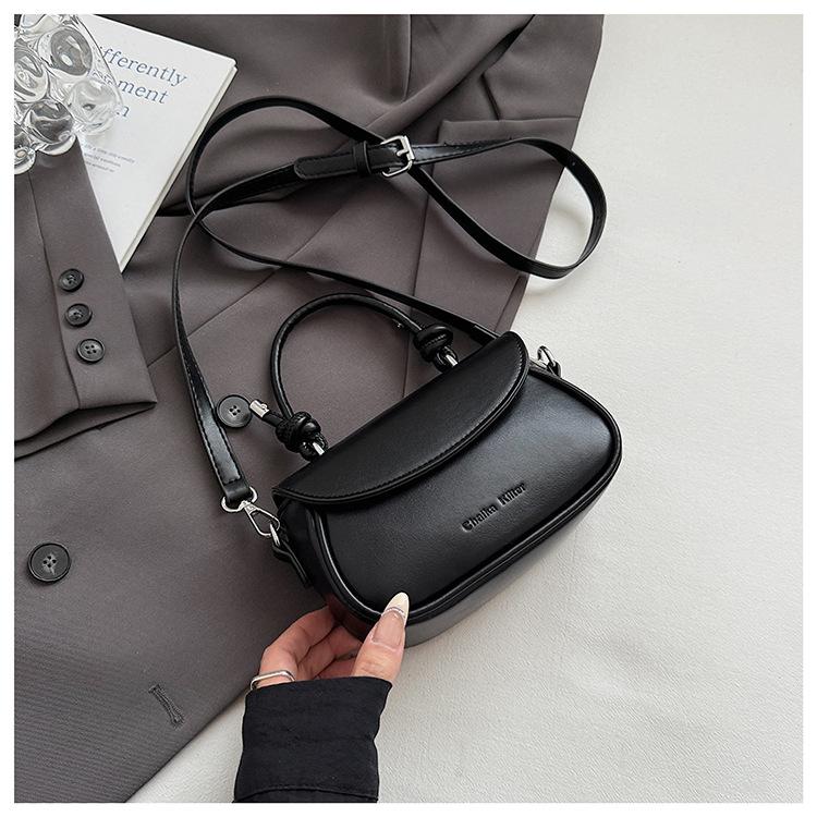 

2025 лето новая маленькая квадратная сумка ретро однотонная модная универсальная сумка-тоут однотонная повседневная сумка-мессенджер для поездок на работу чёрный