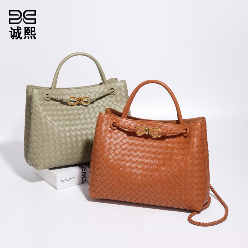 Retro Large-capacity Bag Women's Handwoven Bag Commuter Versatile Handbag Fashion Casual Shoulder Messenger Bag