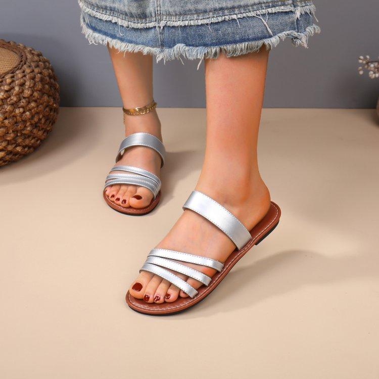 

Летние Новые Женские Шлепанцы Плоская Подошва Нескользящие Уличные С Открытым Носком Пляжные Женские Сандалии Модный Дизайн Слайды Женская Обувь 36 серебряный