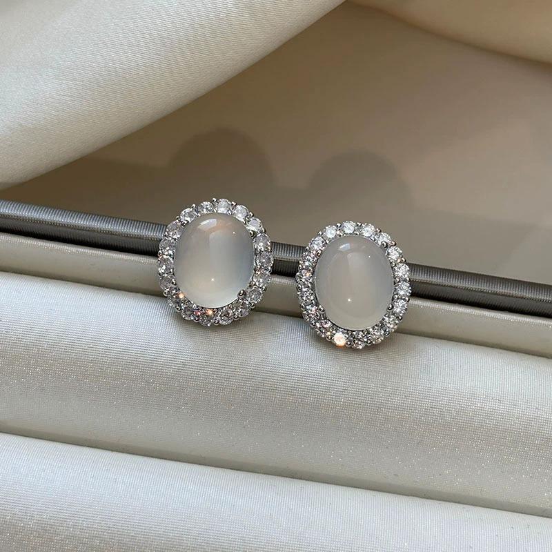 Natural white diamond chalcedony A zircon stud earrings women s light luxury niche high-end sensual earrings earrings