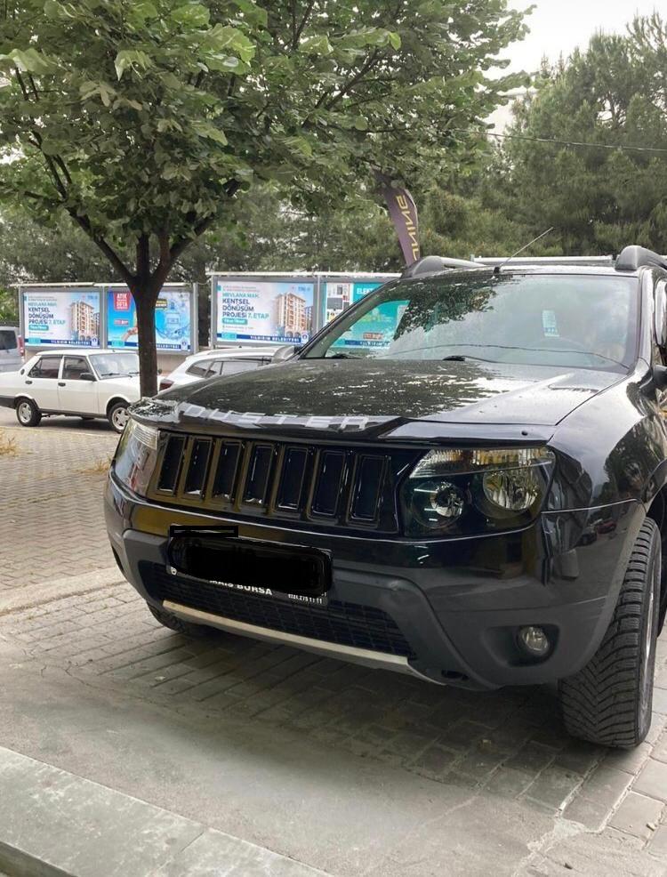 

Для Dacia Duster передняя решетка бампера Jeep Style 2009 по 2017