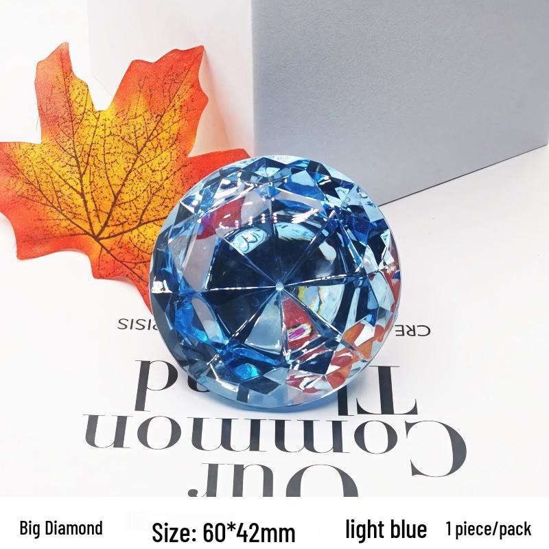 Cartoon Cute Baby Egg Astronaut Figurine - Small Car & Desktop Ornament